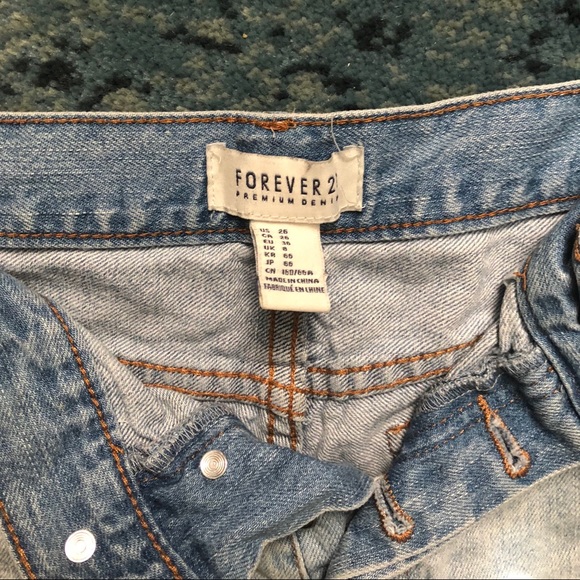 F21 3-Button Denim Shorts - Picture 4 of 5